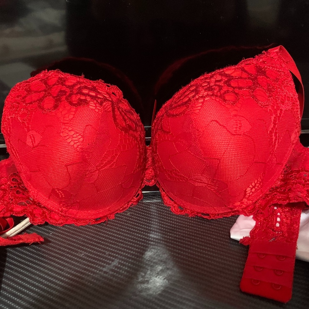 RED Extreme Push-Up Bra